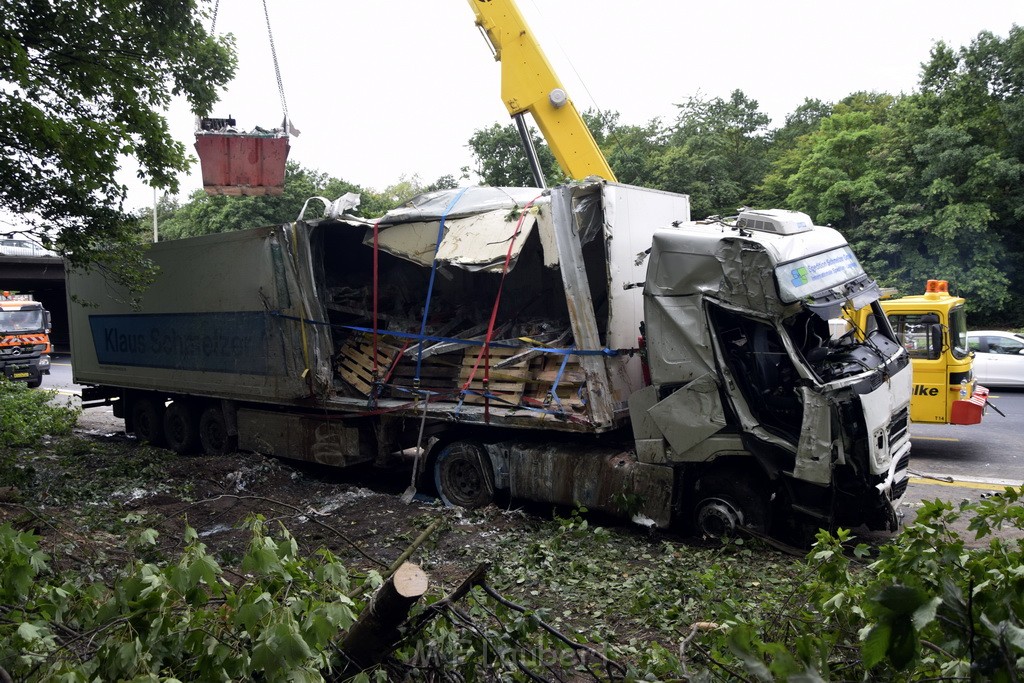 Schwerer VU A 3 Rich Oberhausen Hoehe AK Leverkusen P838.JPG - Miklos Laubert